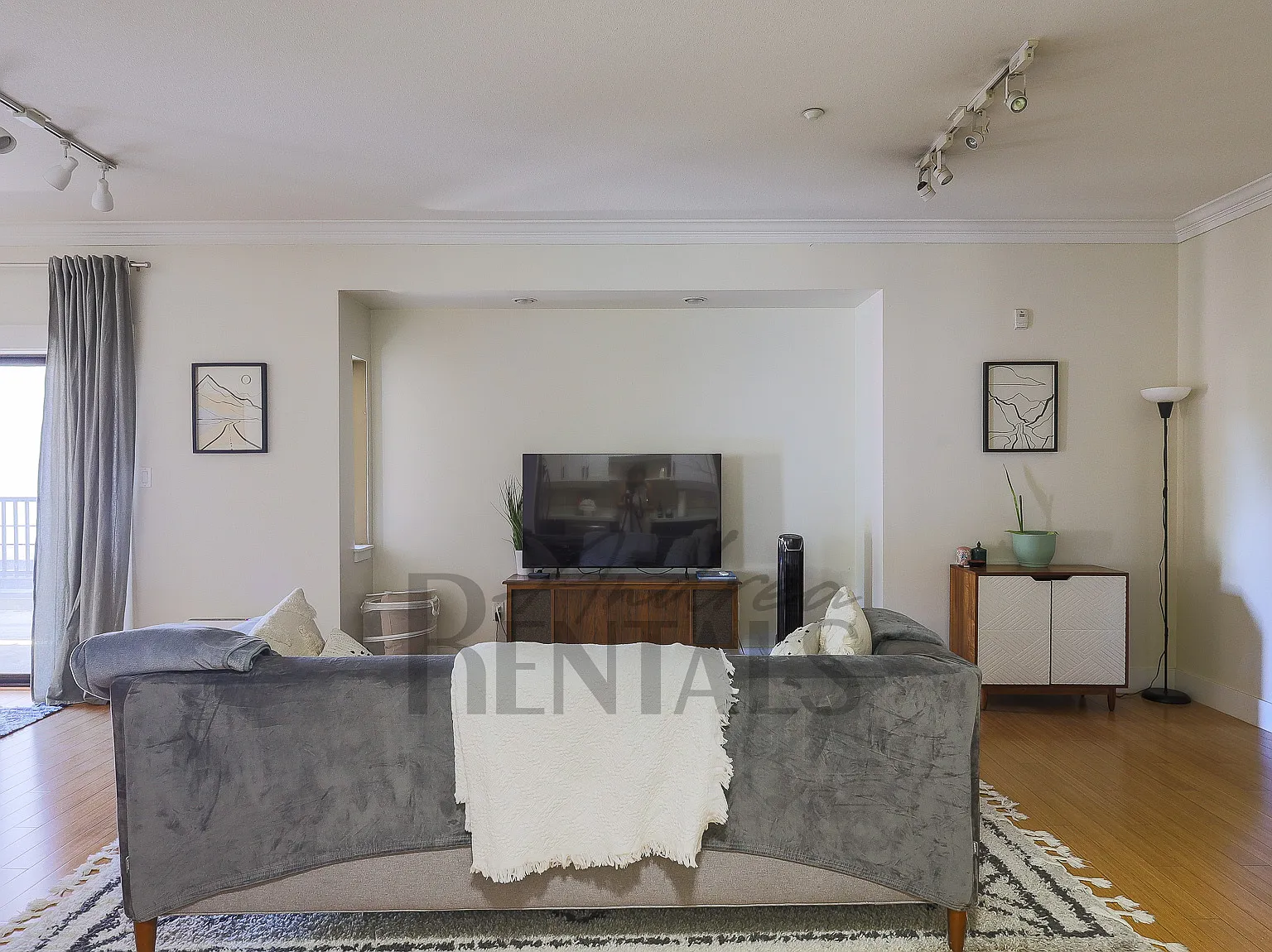 2 bed, 980 sqft, $3,850 — Photo 3