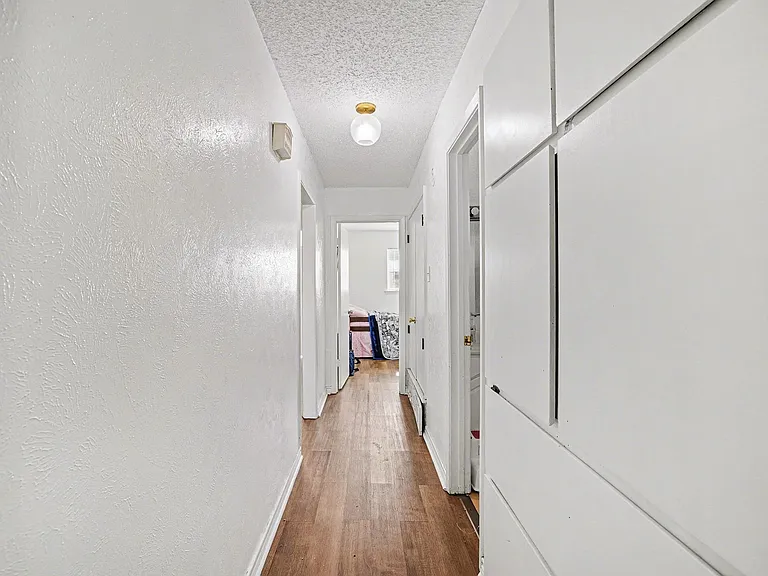 7700 Mary Dr #7702 — Photo 2