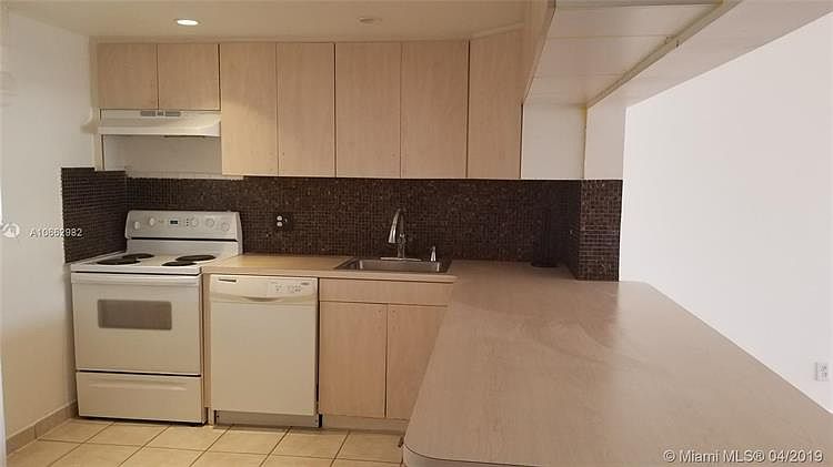 1st image of 3545 NE 166th St APT 202