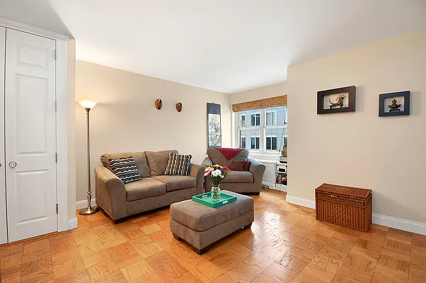 Rented by Corcoran | media 23