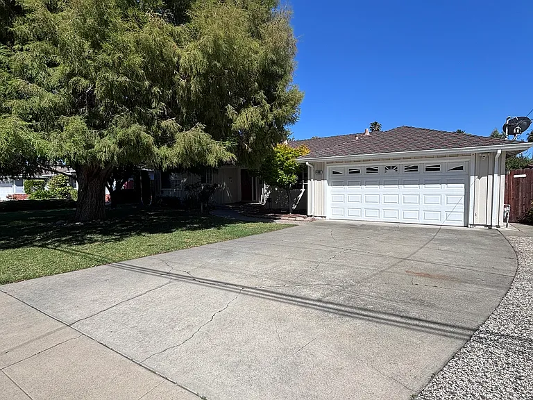 4992 Mattos Dr — Photo 36