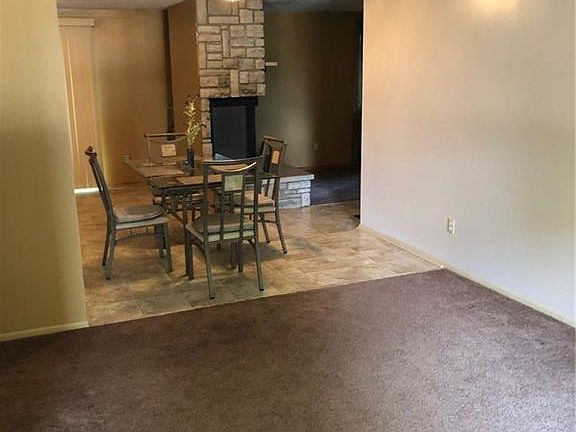 3rd image of 701 Bellaire Dr