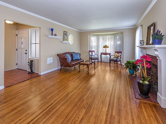 5th image of 8309 Edmaru Ave