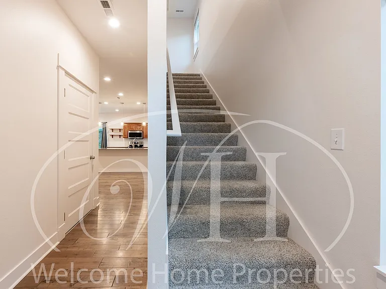 22 NE Hadley Way — Photo 4