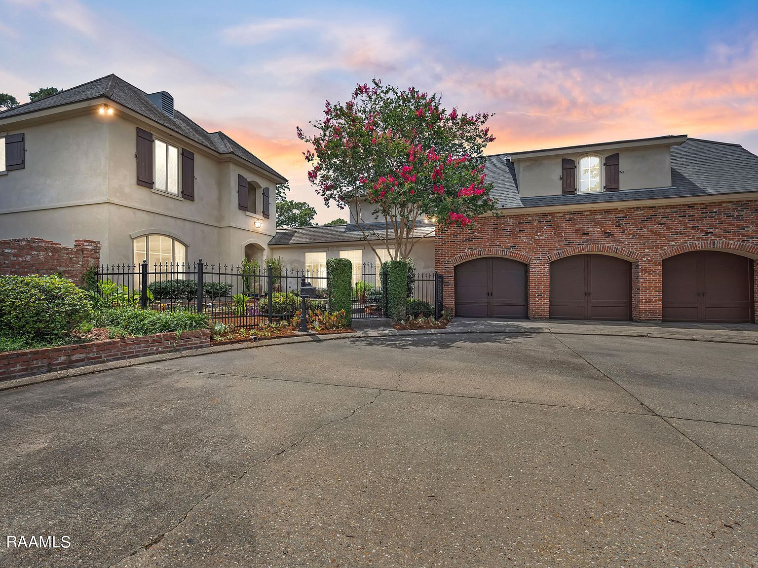 118 W Bayou Pkwy, Lafayette, LA 70503 MLS 24006498 Zillow