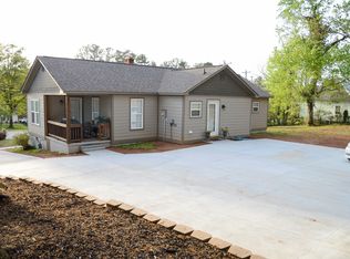 622 Arlington Rd, Greer, SC 29651