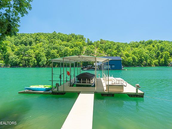 2nd image of 147 Flat Lake Cir