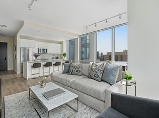 One Chicago, Chicago, IL 60654