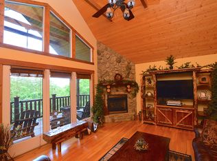 5 Eagle Roost Rd, Maggie Valley, NC 28751