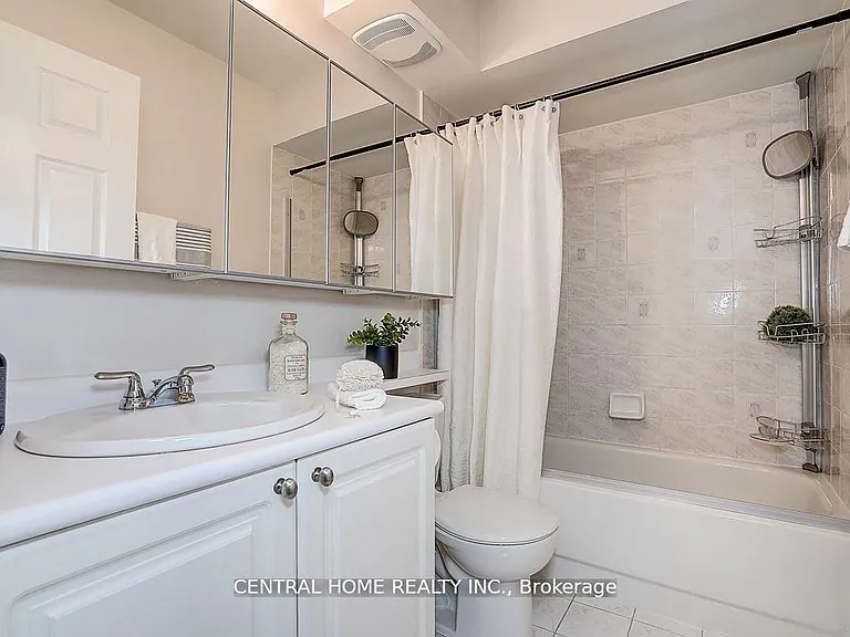 988 Sheppard Ave W #11 — Photo 22
