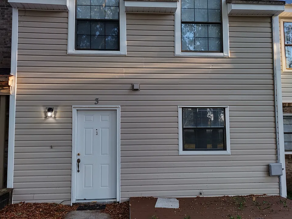 208 Cloverdale Blvd #3