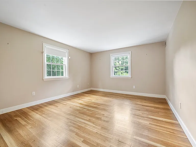 131 Montvale Rd — Photo 11