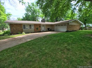 2320 Lynnhaven Dr, Springfield, IL 62704