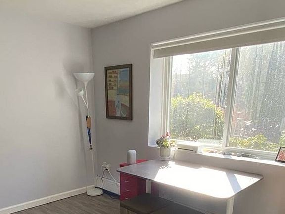 4th image of 34 Hamilton Rd APT 101