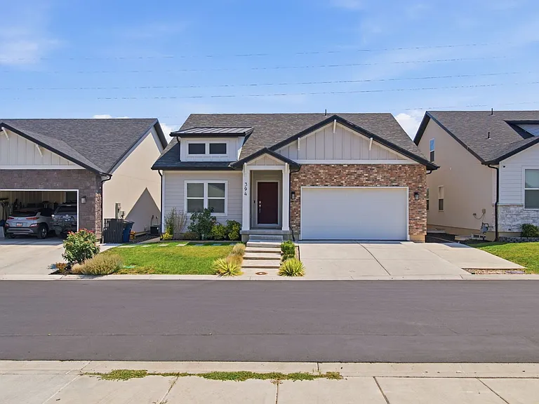 394 W Parkway Dr — Photo 35
