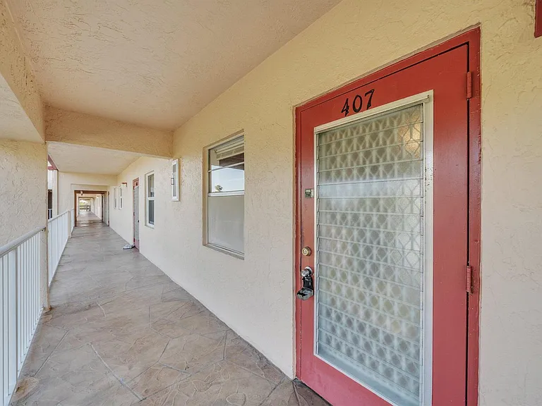 1035 Country Club Dr #407 — Photo 37