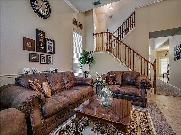 3rd image of 4524 Westbriar Ln