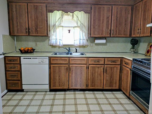5th image of 112 Forest Park Dr