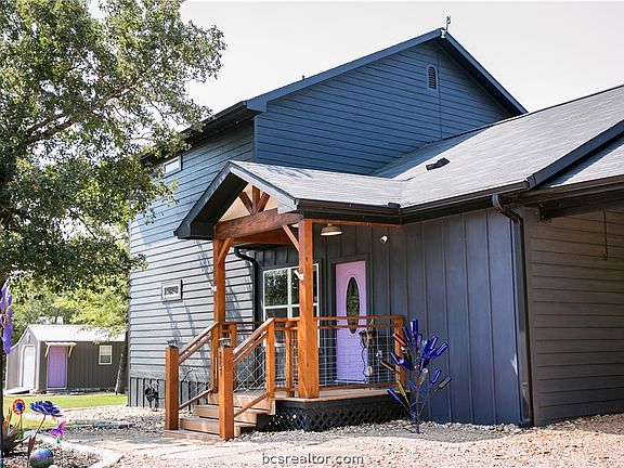 4th image of 207 Sleepy Hollow Ln