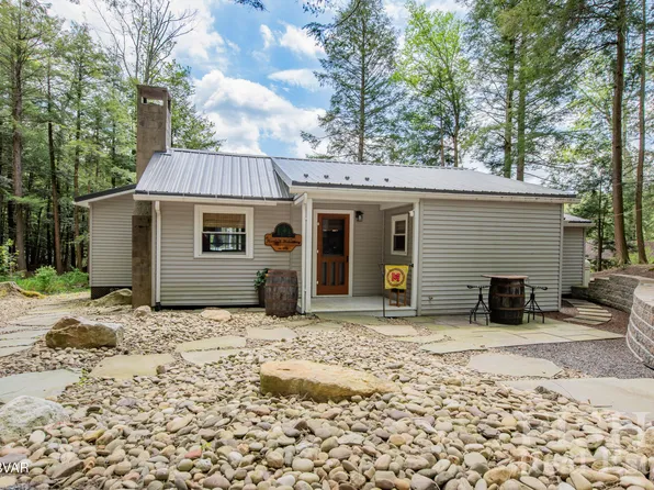 98 S Railroad Bed Ln, Laporte, PA 18626