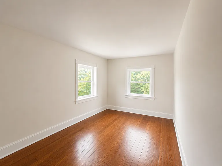 605 Naomi St — Photo 9