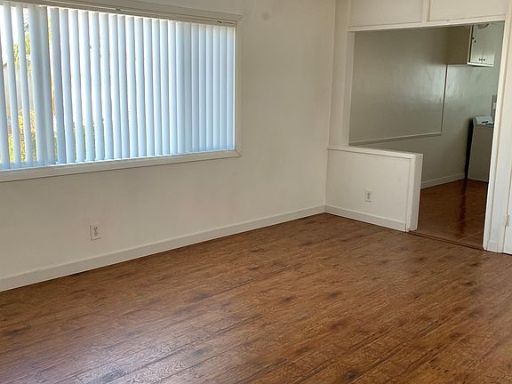 5th image of 3930 Hillcrest Dr