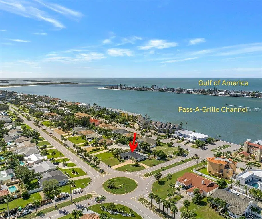 3 bed, 2.0 bath, 1742 sqft, $4,200 — Photo 1