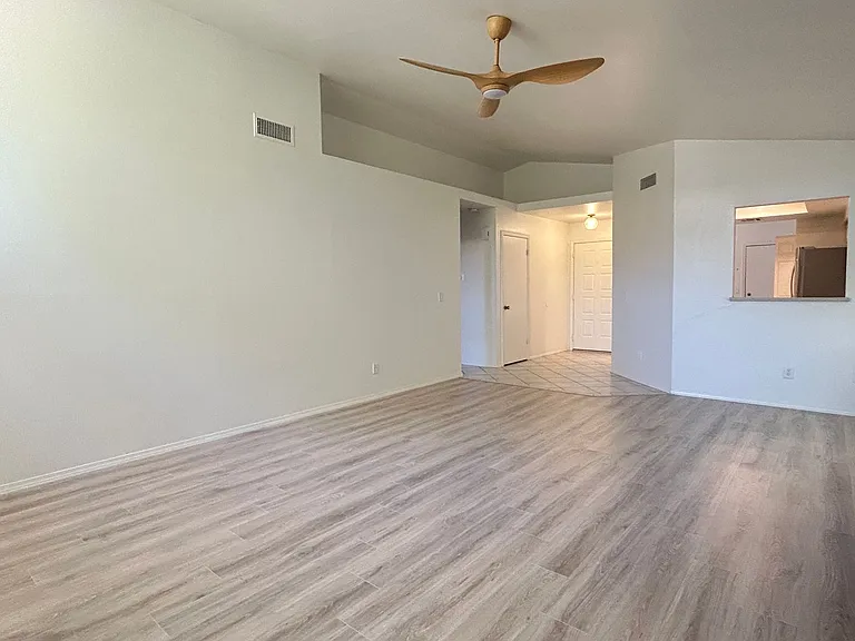 2338 W Orchid Ln — Photo 4