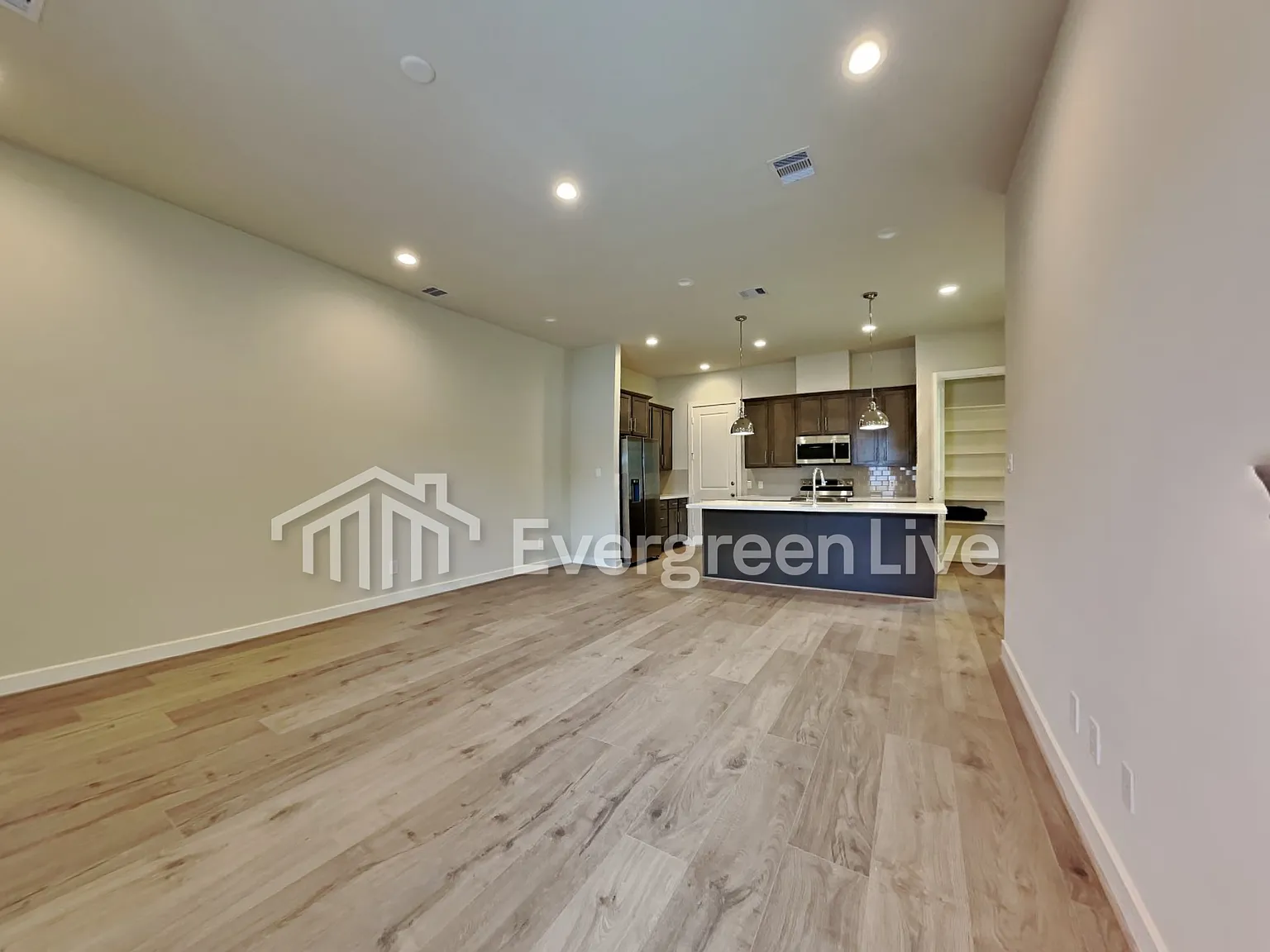 3 bed, 2.5 bath, 1543 sqft, $1,845 — Photo 2