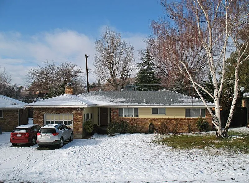 1225 Washington St photo 1