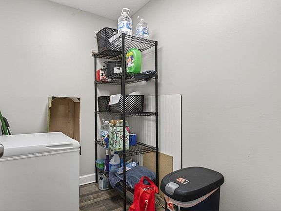 4th image of 1336 Hunters Rd APT C