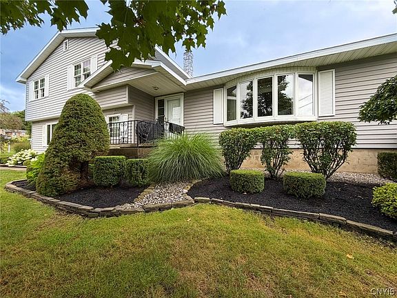 4th image of 12 Gilbert Rd