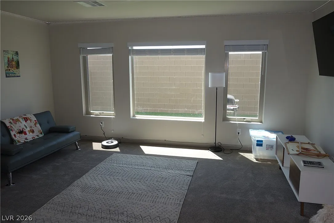 3 bed, 2.5 bath, 2414 sqft, $2,695 — Photo 3