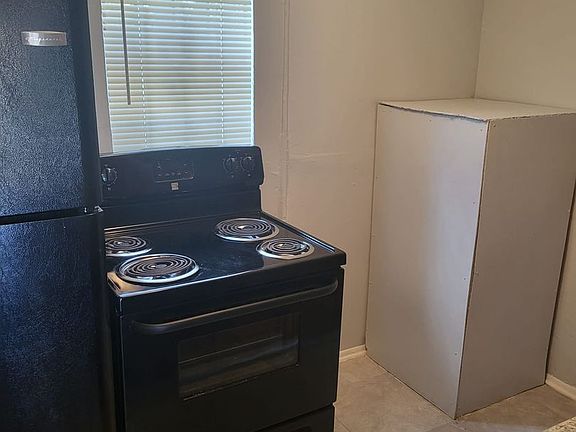 2nd image of 1528 Mount Herman St #65F720122