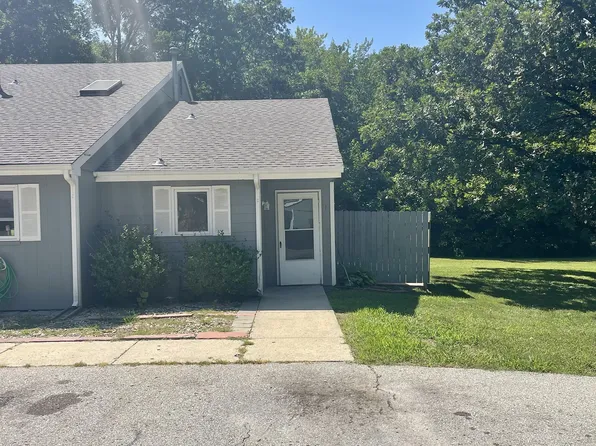 817 Maple Ln, Eudora, KS 66025