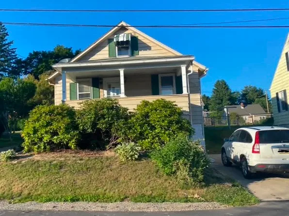 14 Jackson St, Dallas, PA 18612