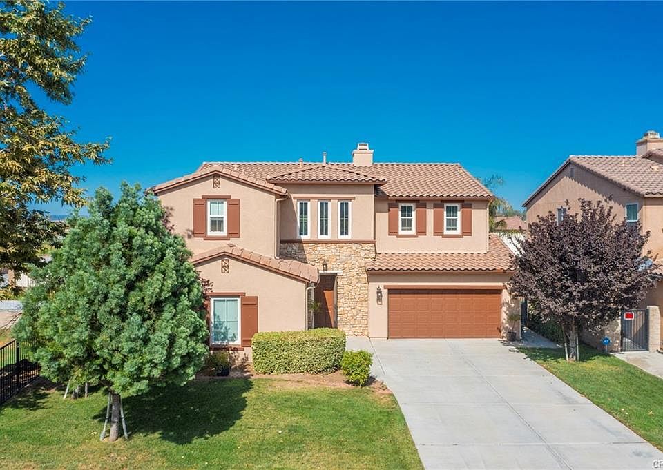 1st image of 34267 Woodshire Dr