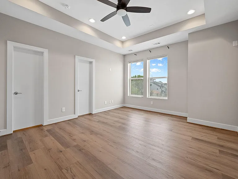 765 Grove St — Photo 23