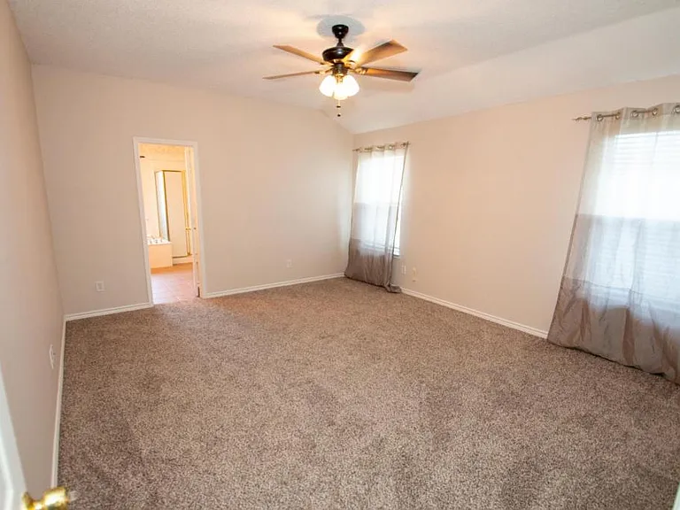 1902 Thornhill Way — Photo 7