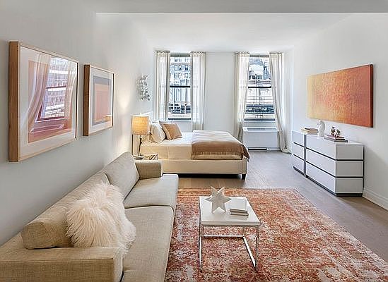4th image of 70 Pine St APT 924