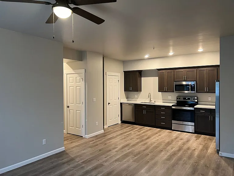 410 Apartments in Beautiful Bonney Lake, Washington — Photo 17