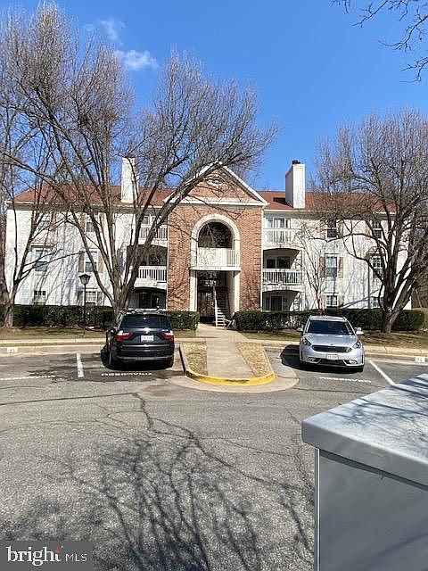 1st image of 5704 Olde Mill Ct Unit 142