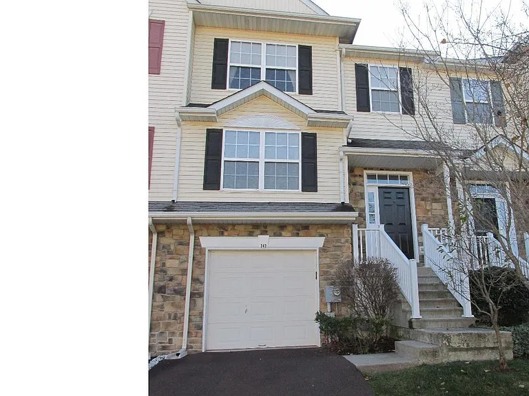 343 Glenn Rose Cir — Photo 1