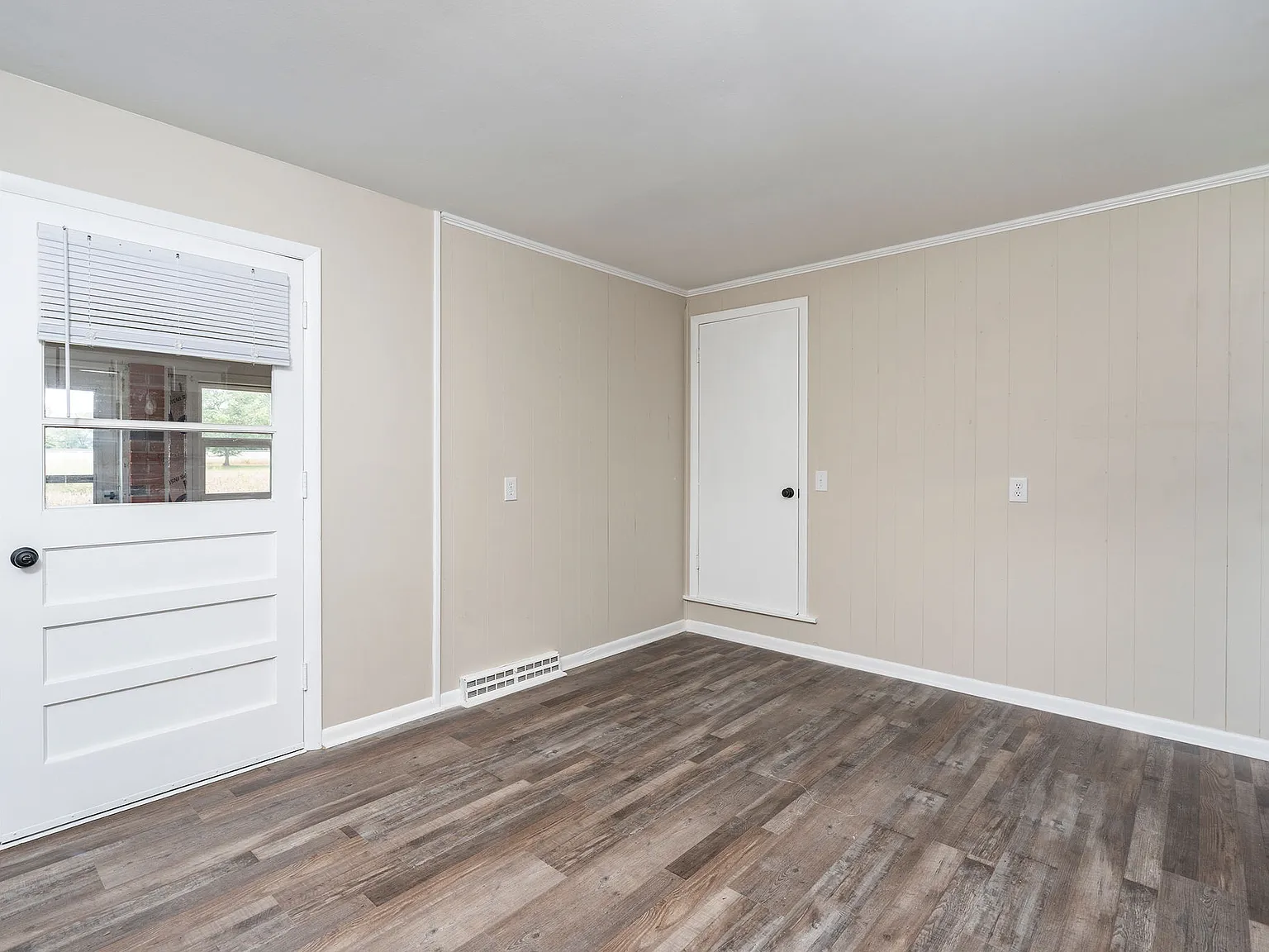 3 bed, 1150 sqft, $1,725 — Photo 2