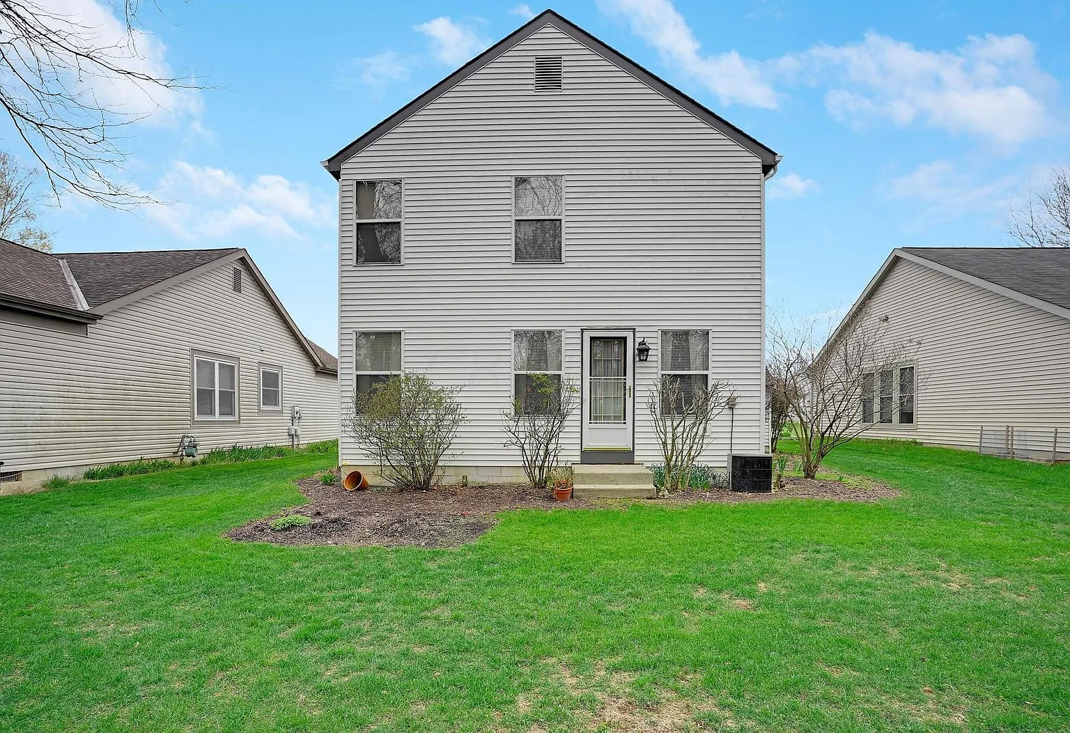 3 bed, 1528 sqft, $2,100 — Photo 2