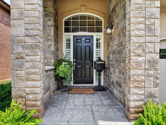 2nd image of 39 Maplevale Dr