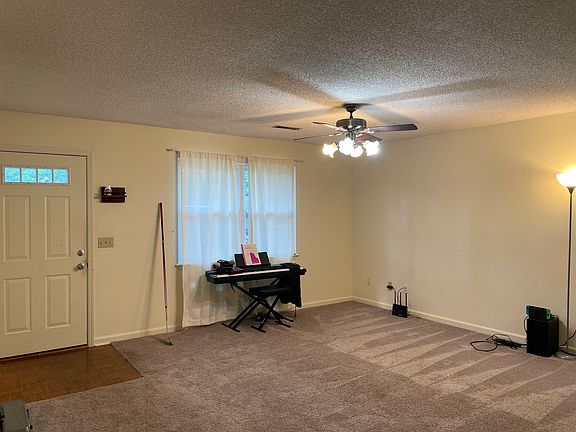 2nd image of 10710 Bean Dr #10712