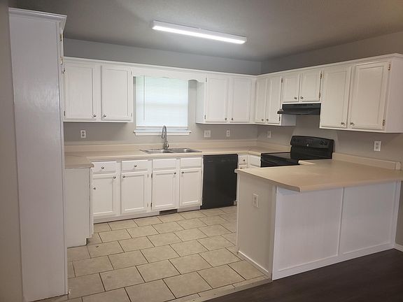 2nd image of 209A White Oak Dr