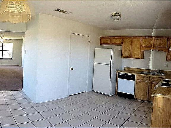 2nd image of 904 Clairidge Ave