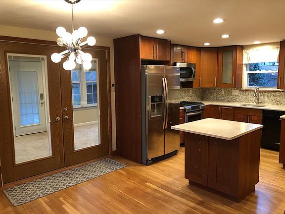 Dining Room looking to Kitchen